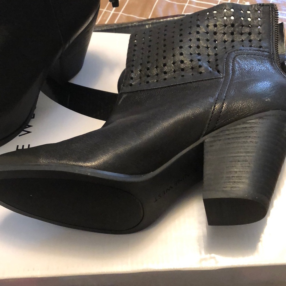 Boots - Picture 3 of 3